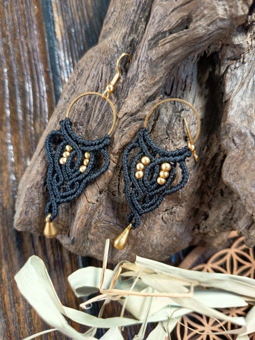 Boucle d'oreille N8