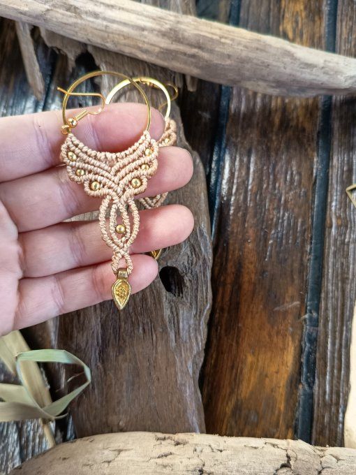 Boucle d'oreille N7