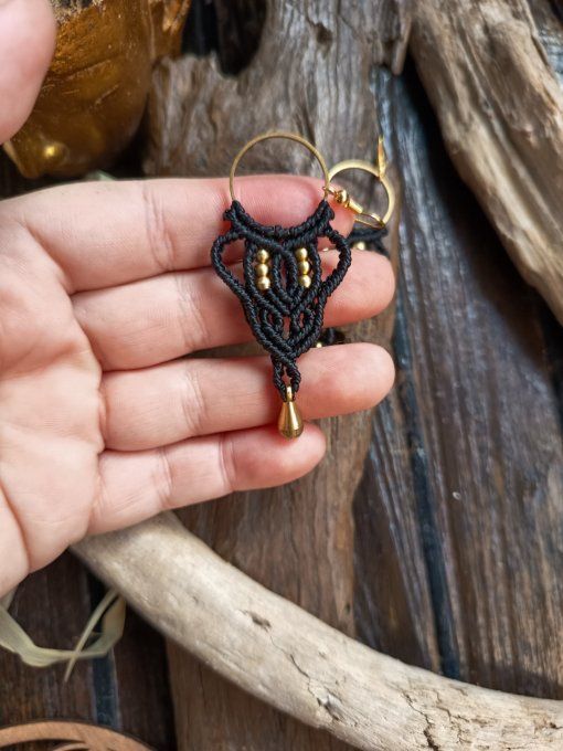 Boucle d'oreille N8
