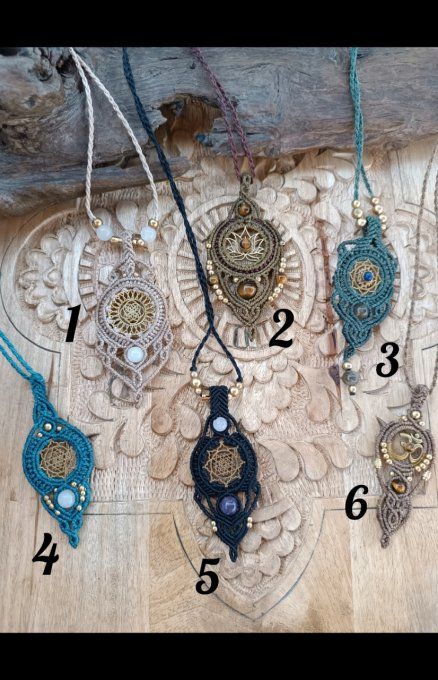 Bijou, collier, macramé,  amulette, pendentif, perle, Cybèle, œil de tigre, quartz rose, aventurine,