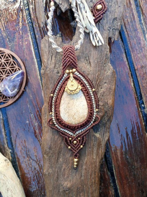 collier macramé marron fossil corail