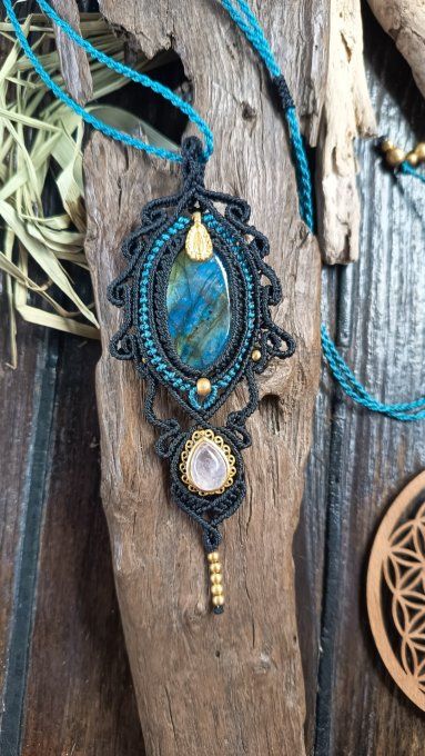 Pendentif Nandou