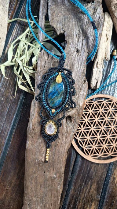 Pendentif Nandou