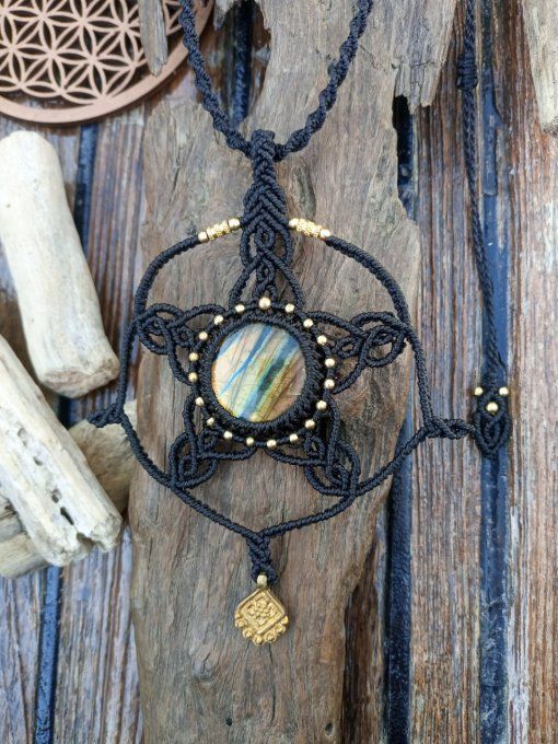 collier mandala macramé labradorite noir