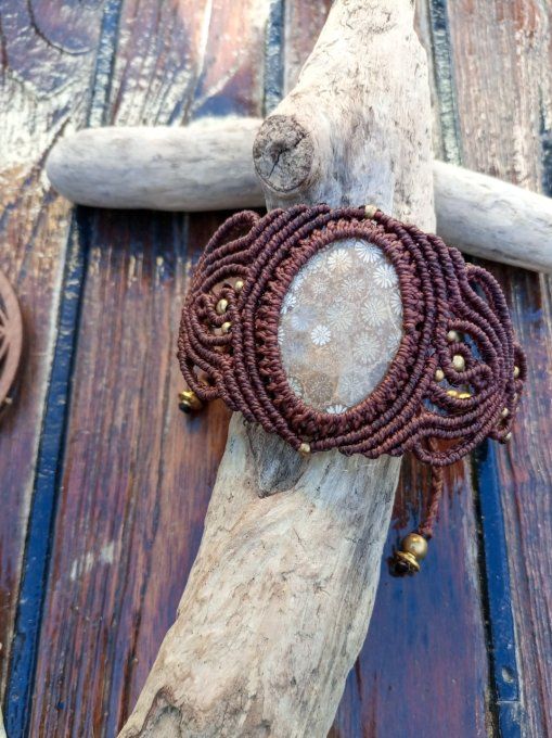 bracelet macramé marron fossile corail