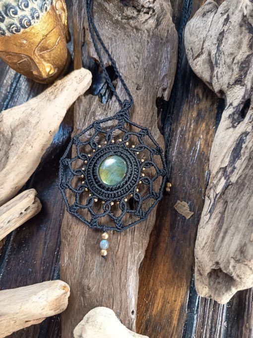 Pendentif mandala Labradorite