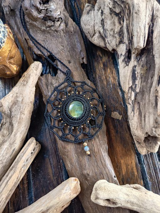 Pendentif mandala Labradorite