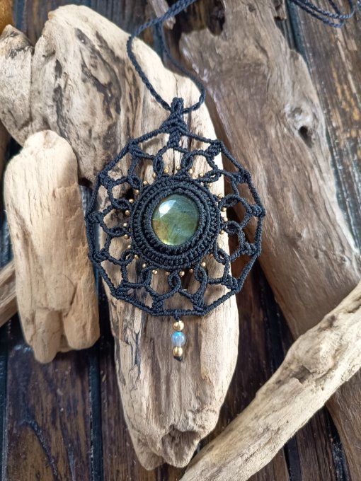 Pendentif mandala Labradorite