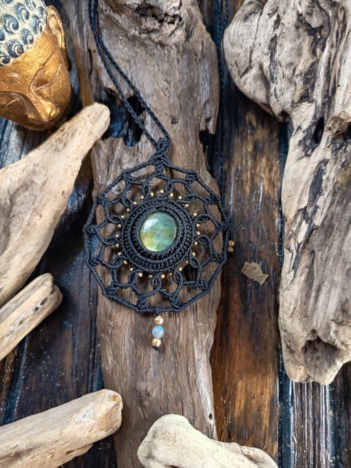 Pendentif mandala Labradorite