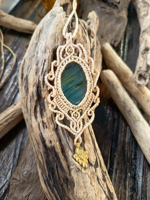 Pendentif beige labradorite