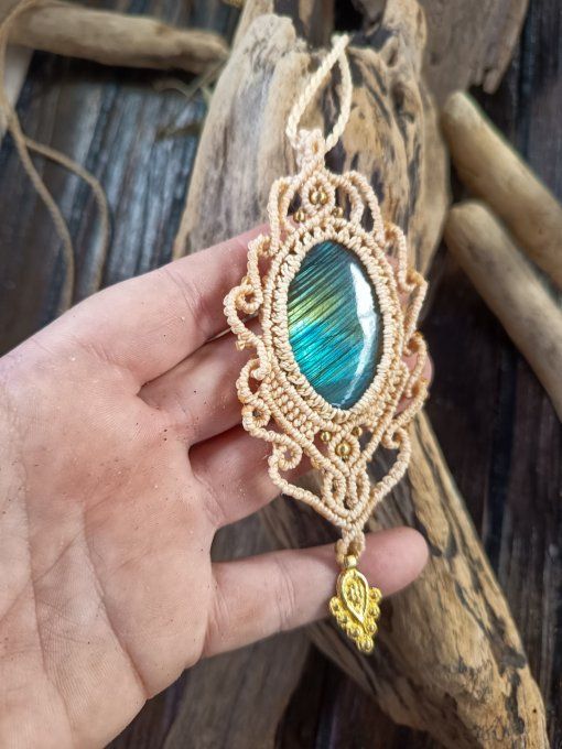 Pendentif beige labradorite