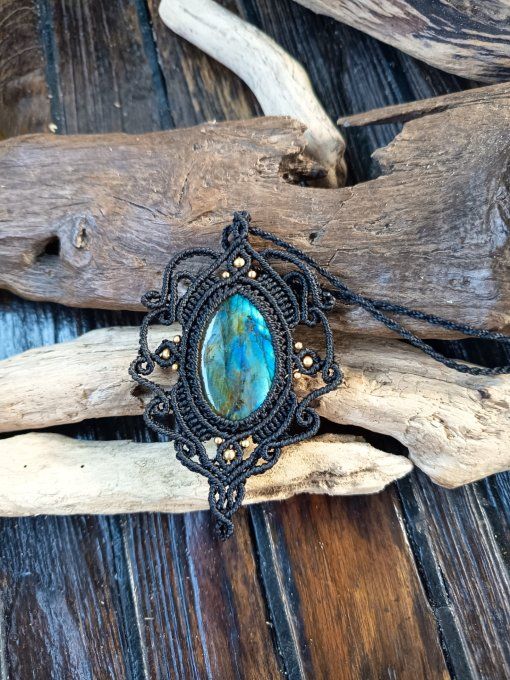 Pendentif noir Labradorite