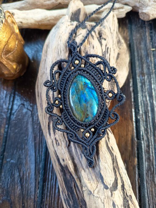 Pendentif noir Labradorite