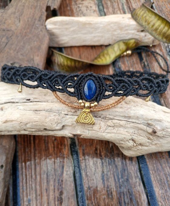 collier ras du cou, lapis lazuli, macramé